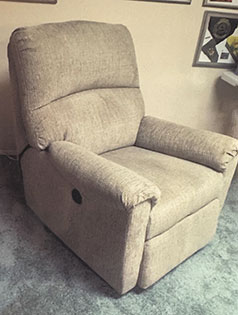NEW ASHLEY ELECTRIC RECLINER
