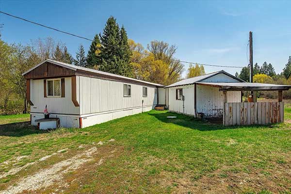 COUNTRY LIVING JUST INDISE CITY LIMITS