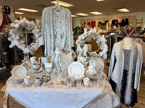 VISIT DISCOVERY SHOP FOR ENTERTAINING & HOLIDAY PARTY NEEDS