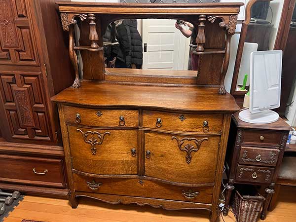 ANTIQUE DRESSER