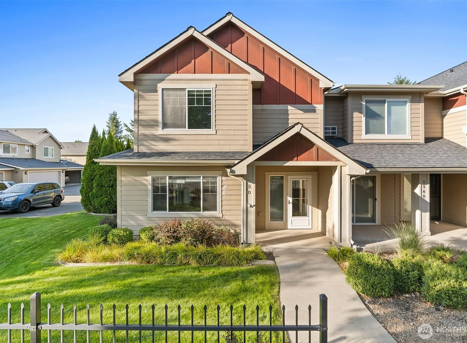 PERFECT BLEND OF STYLE, COMFORT & LOW MAINTENANCE 