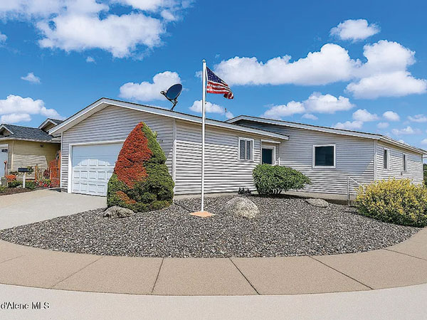 WONDERFUL 55+ HOME IN JASPER FALLS