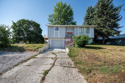 DEER PARK: CHARMING & UPDATED HOME - PRICE CHANGED!