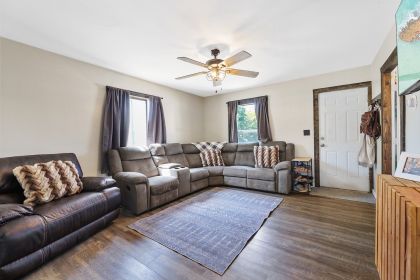 CHARMING HOME IN VALLEY, WA    $209,000   MOTIVATED SELLER!