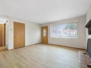 NORTH SPOKANE UPDATED DUPLEX