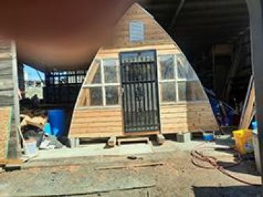 LARGE SELECTION OF FLAGSTONE & ARCHED GREENHOUSES (1 LEFT)