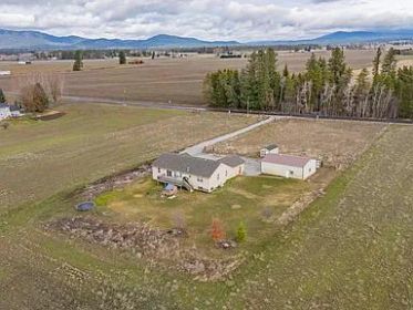 BEAUTIFUL SETTING ON NEARLY 10 ACRES IN DEER PARK