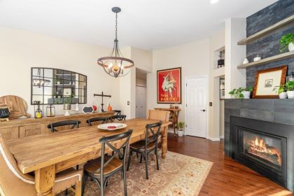 INVITING & COZY 3 BEDROOM, 2 BATHROOM HOME