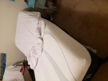 EAST ADJUSTABLE TWIN XL BED FRAME & TEMPERPEDIC ADAPT