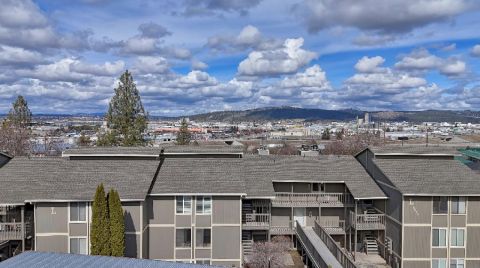 UPDATED CONDO IN SPOKANE VALLEY