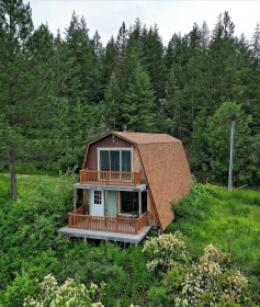 NEWMAN LAKE VIEWS! ENCHANTING DREAM RETREAT ON 10 ACRES