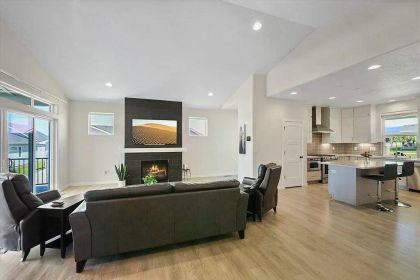 TRUTINA 55+ COMMUNITY A TURNKEY DREAM HOME