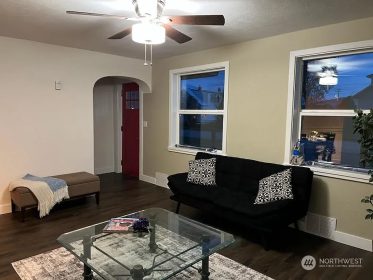 DON'T MISS THIS BEAUTIFULLY RENOVATED OROVILLE HOME!