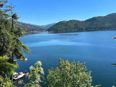 65' DEER LAKE WATERFRONT! BEAUTIFUL PINE BAY