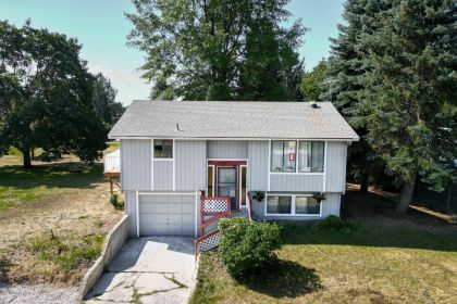 DEER PARK: CHARMING & UPDATED HOME - PRICE CHANGED!