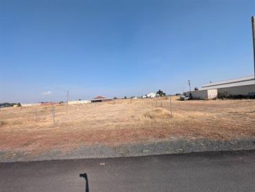 AIRWAY HEIGHTS - TWO LOTS SIDE BY SIDE, FRONTS LUNDSTROM 