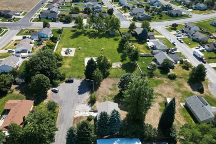 DEER PARK: CHARMING & UPDATED HOME - PRICE CHANGED!