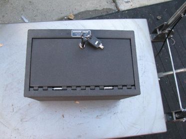 CONSOLE VAULT/ SAFE