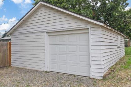 AFFORDABLE & ADORABLE! CHARMING HOME JUST MINUTES 