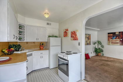 NORTHWEST SPOKANE INCOME-PRODUCING SIXPLEX   $699,900