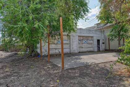CALLING ALL WEEKEND WARRIORS! EMERSON-GARFIELD FIXER UPPER
