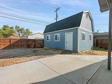 OPEN HOUSE SUNDAY OCTOBER 12, 12PM - 2PM