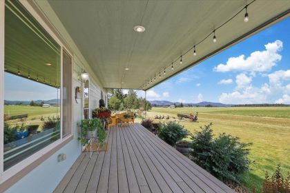 RANCHER ON 10 ACRES WITH AMAZING VIEWS