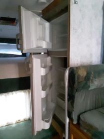 LANCE TRUCK CAMPER 1121