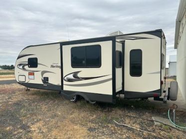 2017 WILDWOOD 24RLSH CAMPER