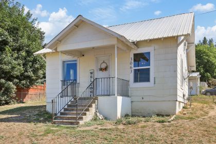 CHARMING HOME IN VALLEY, WA    $209,000   MOTIVATED SELLER!