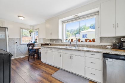 CHARMING HOME IN VALLEY, WA    $209,000   MOTIVATED SELLER!