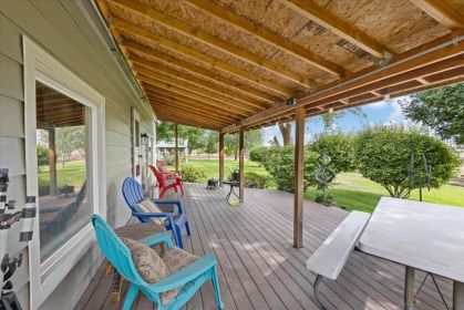 BEST OF BOTH WORLDS! WEST PLAINS FARMHOUSE, 4.6 ACRES