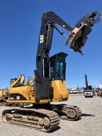 2015 CAT 320D LOG LOADER